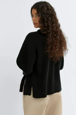 Asymmetric knitted cardigan