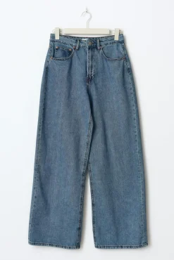 baggy wide jeans