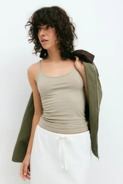 Basic strap singlet