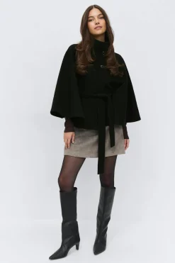 Belt cape jacket