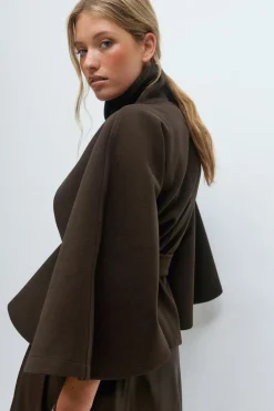Belt cape jacket