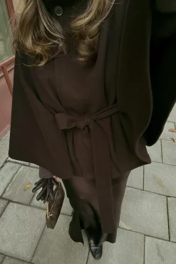 Belt cape jacket