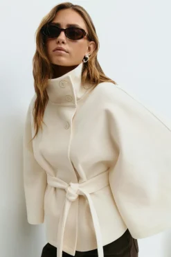 Belt cape jacket