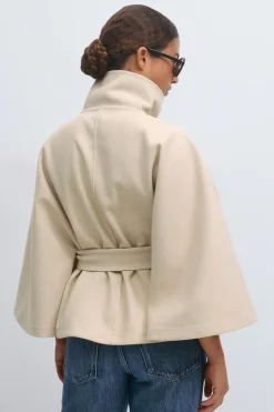 Belt cape jacket