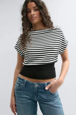 Boatneck top