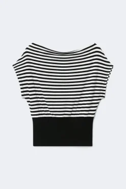 Boatneck top