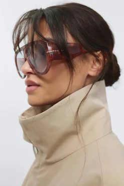 Bold aviator sunglasses