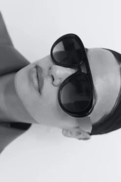 Bold aviator sunglasses