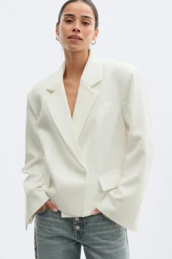 Boxy blazer