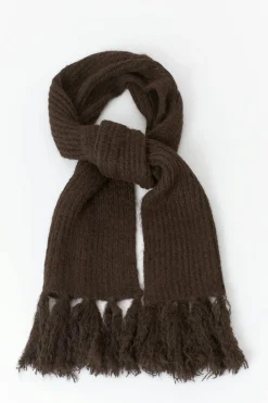 Chunky knit fringe scarf