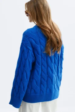Chunky knitted cable cardigan