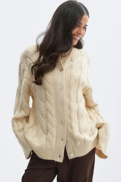 Chunky knitted cable cardigan