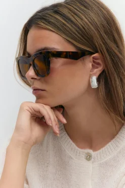 classic chunky sunglasses