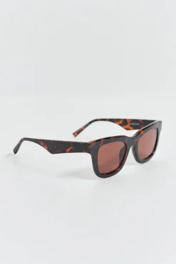 classic chunky sunglasses