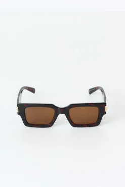 Classic square sunglasses