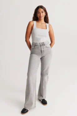 Comfy wide jeans