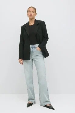 Comfy wide jeans