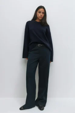 Crew neck knitted sweater