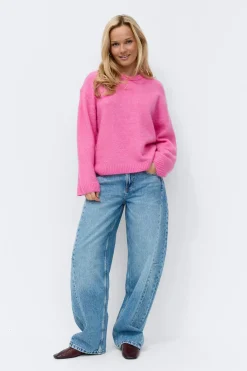 Crew neck knitted sweater