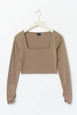 Cropped soft yoga top