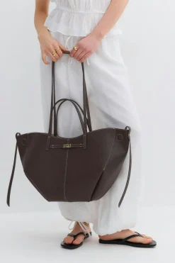 Detail strap tote bag