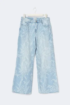 Embroidery jeans
