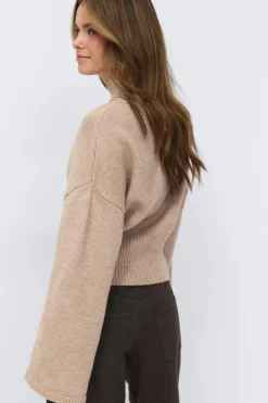 Funnel neck knitted sweater