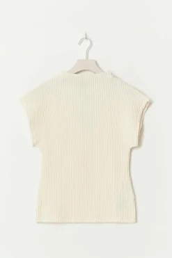 Funnel neck top