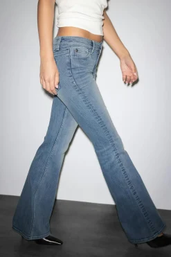 Glow low flare jeans