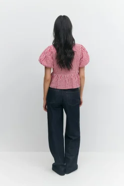 High and wide jeans