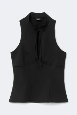 Keyhole tie top