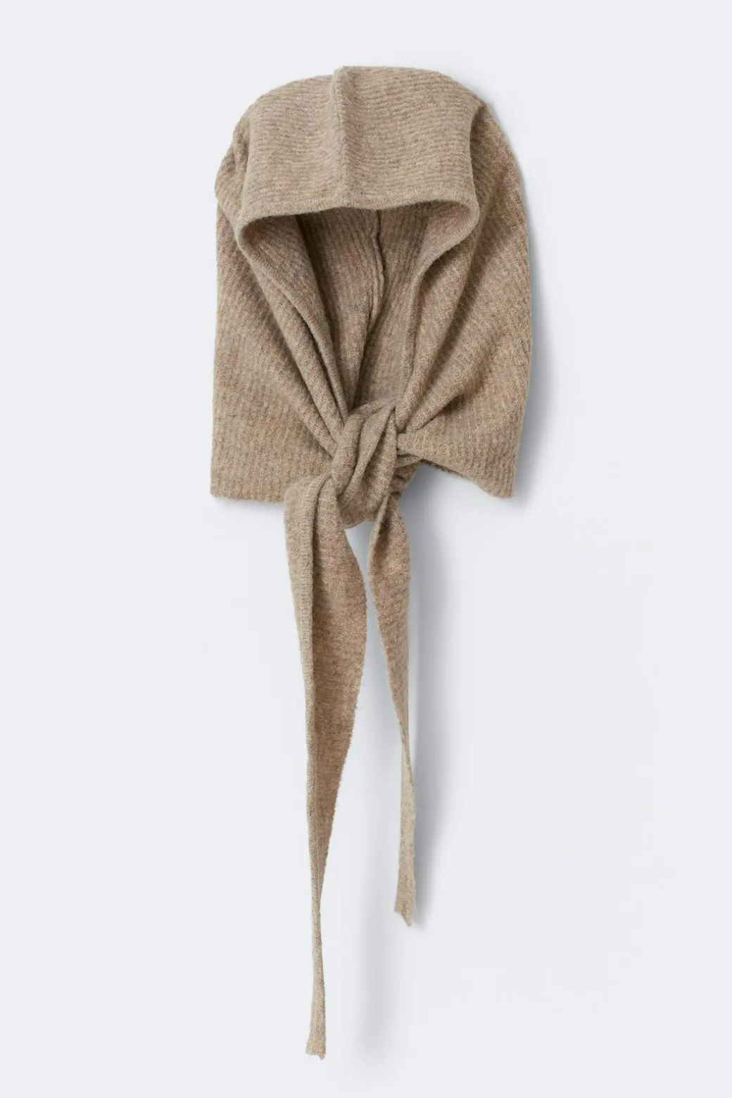 Knitted bonnet