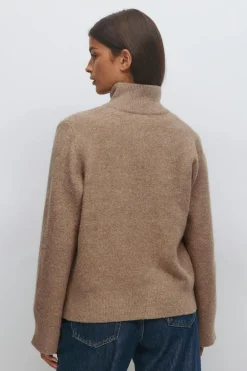 Knitted pocket cardigan