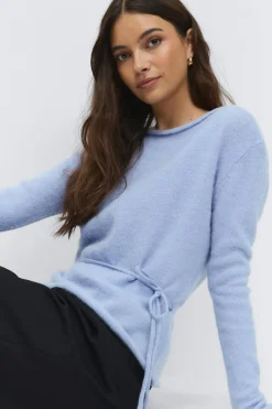 Knitted tie top