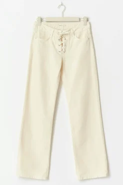 Lacing jeans