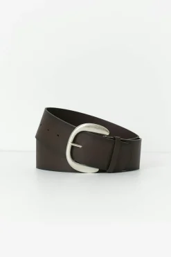 Large buckle belt