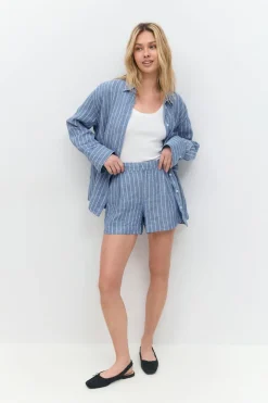 Linen shorts
