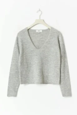 Loose v-neck knit sweater