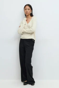 Loose v-neck knit sweater