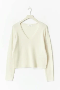 Loose v-neck knit sweater