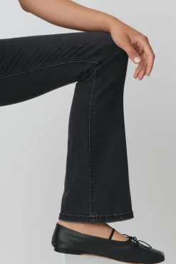 Low waist bootcut jeans