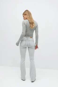 Low waist bootcut jeans