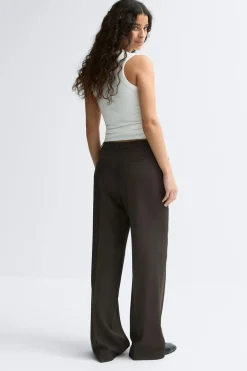 Low waist trousers