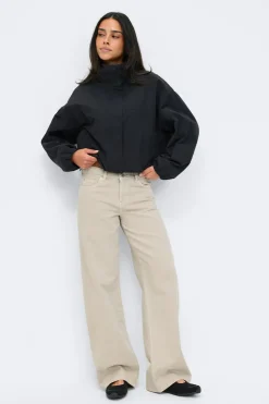 Low wide jeans