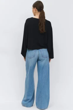 Low wide jeans