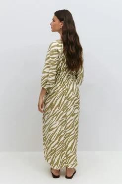 Maxi lacing dress