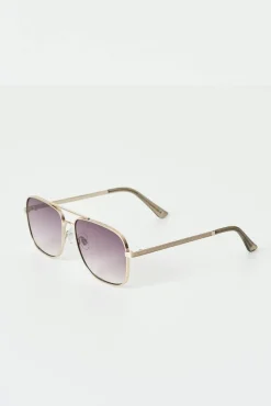 Metal aviator sunglasses