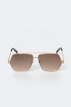 Metal frame aviator sunglasses