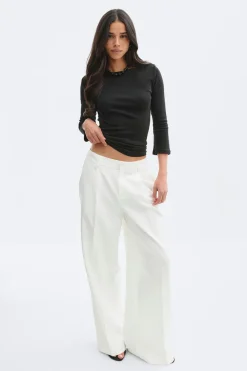 Mid waist pleated trousers