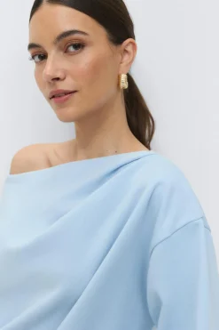 One shoulder sweater